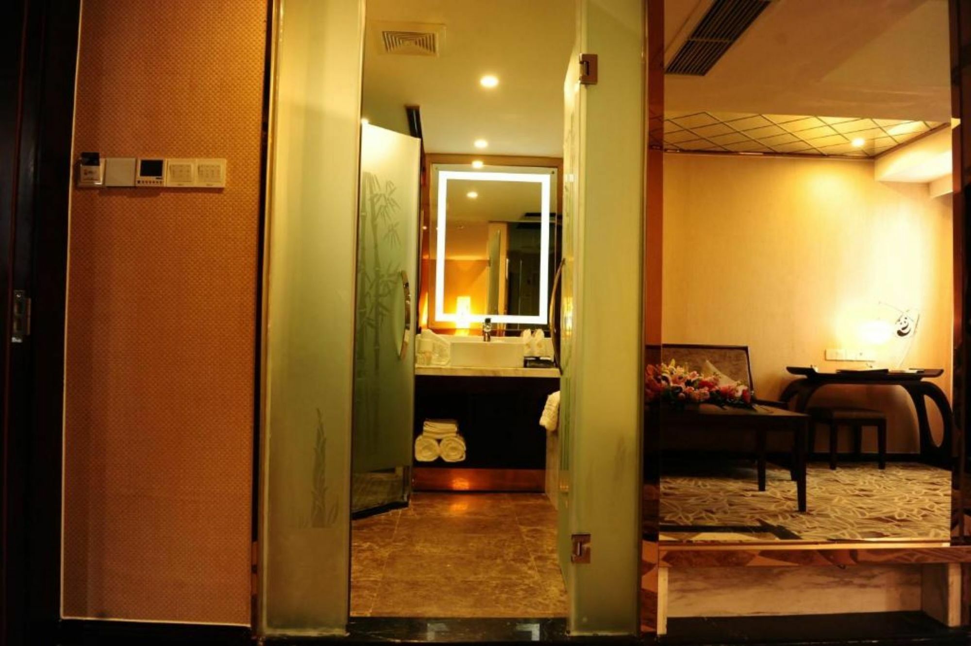 Chengdu Panda Prince Culture Hotel Exterior foto